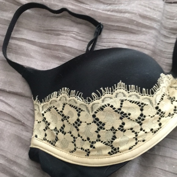 Victoria’s Secret bra - Picture 3 of 4